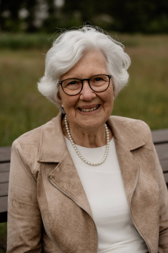 Portret overgrootmoeder in het Loetbos