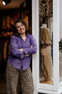 Brandingfotografie voor creatief ondernemer Julië in haar winkel Atelier Zaterdag